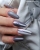 Manicure hybrydowy. Paznokcie pomalowane lakierem hybrydowym hipoalergicznym w kolorze popielaty szary. Wykonanie: @agnese_nailartist