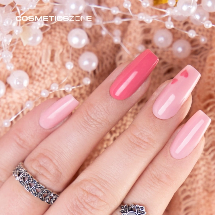Paznokcie przedłużone żelem budującym z pamięcią cieczy. Manicure z wykorzystaniem żelu w kolorze brudnego różu i lakieru hybrydowego w kolorze ciemny różowy