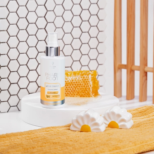 Pharm Foot reSCUE Essence 150ml Kojący Spray z ekstraktem z miodu manuka i hydrolatem z rumianku Calming Spray