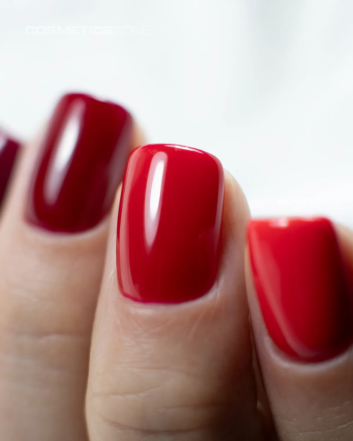 Manicure kombinowany - na czym polega i jak go wykonać?