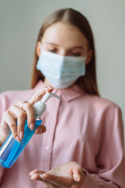 Pielęgnacja przed manicure’em – łagodne środki idealne dla skóry wrażliwej